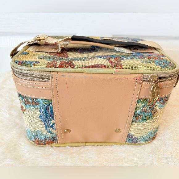 Vintage Horse Equestrian Tapestry Train Makeup Case - Picture 7 of 7